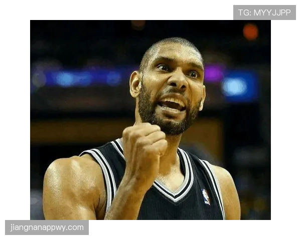 拉皮诺退役后还在晒百万年薪合同？