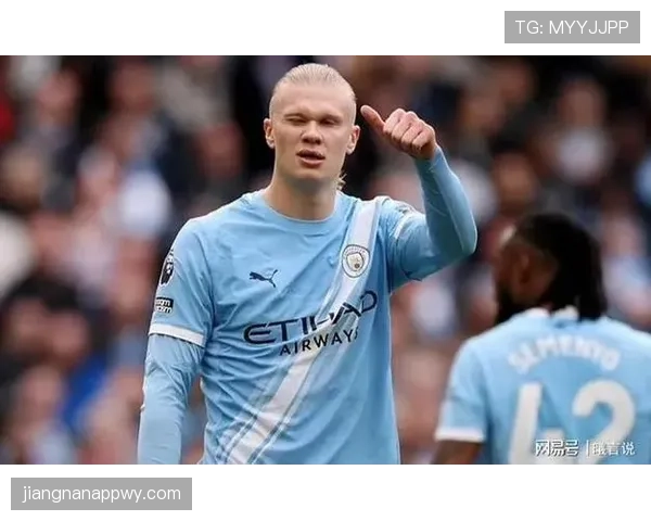 坎塞洛与哈兰德：边路驱动转向中路终结的战术分化