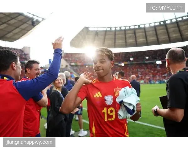 亚马尔连续强强对话主导边路突破，压制顶级后卫成进攻新引擎